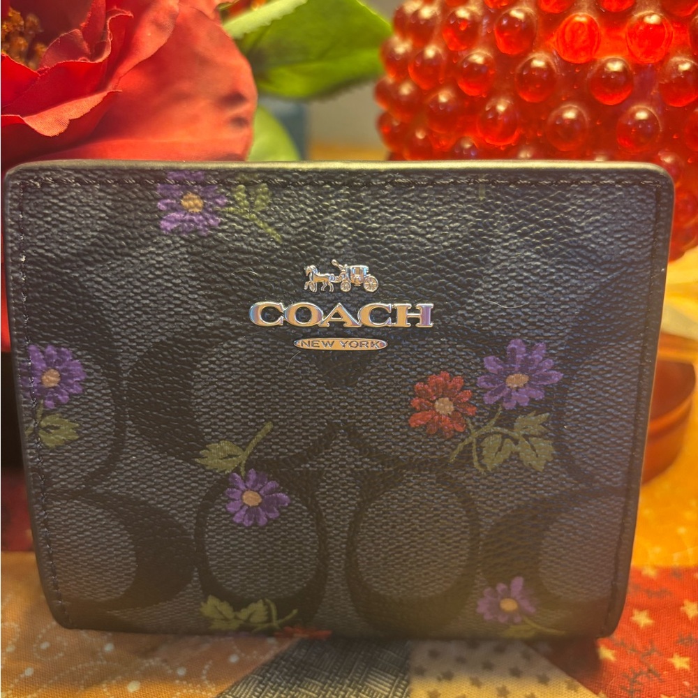 Coach Signature Country Floral Snap Wallet